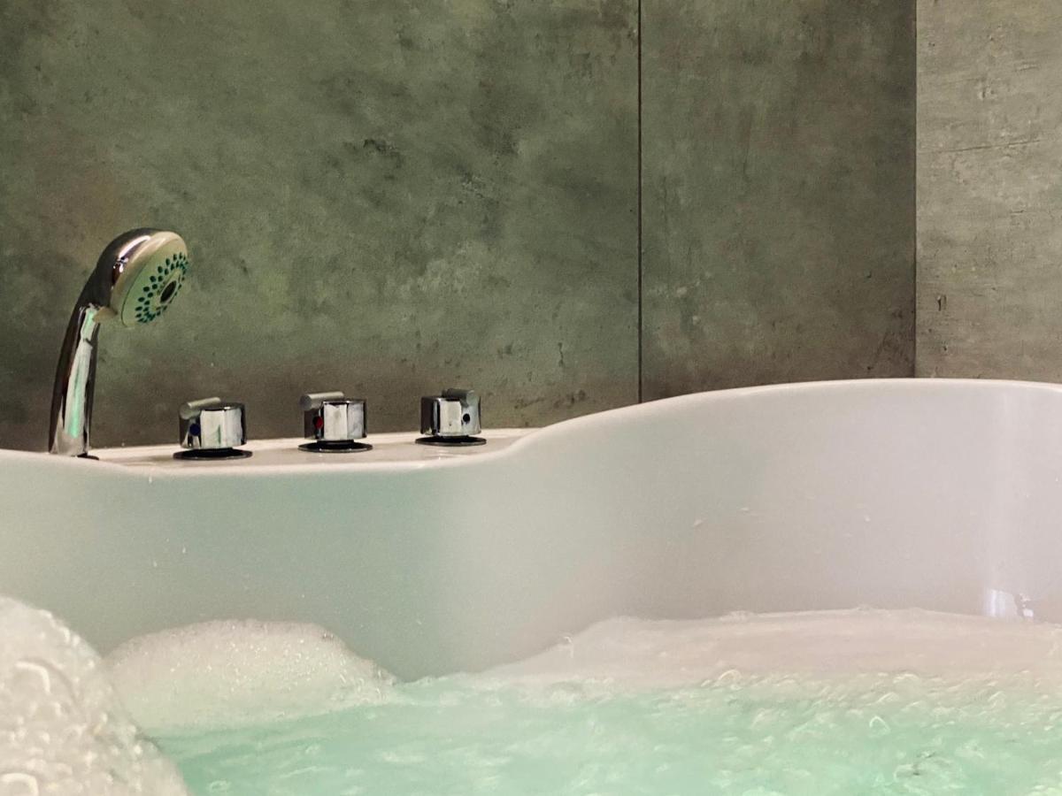 Apartment Premium Jacuzzi For Couples, Old Town Krakow Luaran gambar