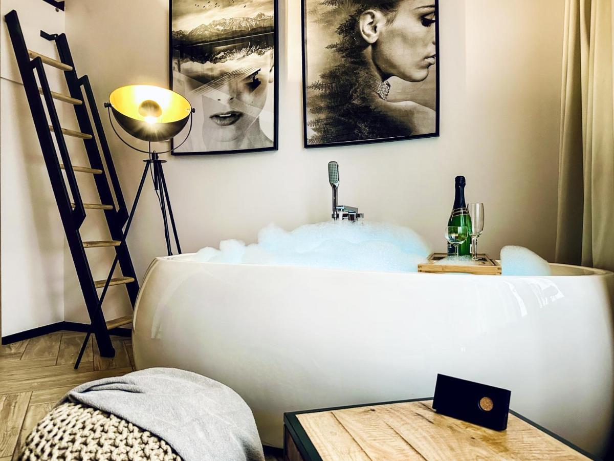 Apartment Premium Jacuzzi For Couples, Old Town Krakow Luaran gambar