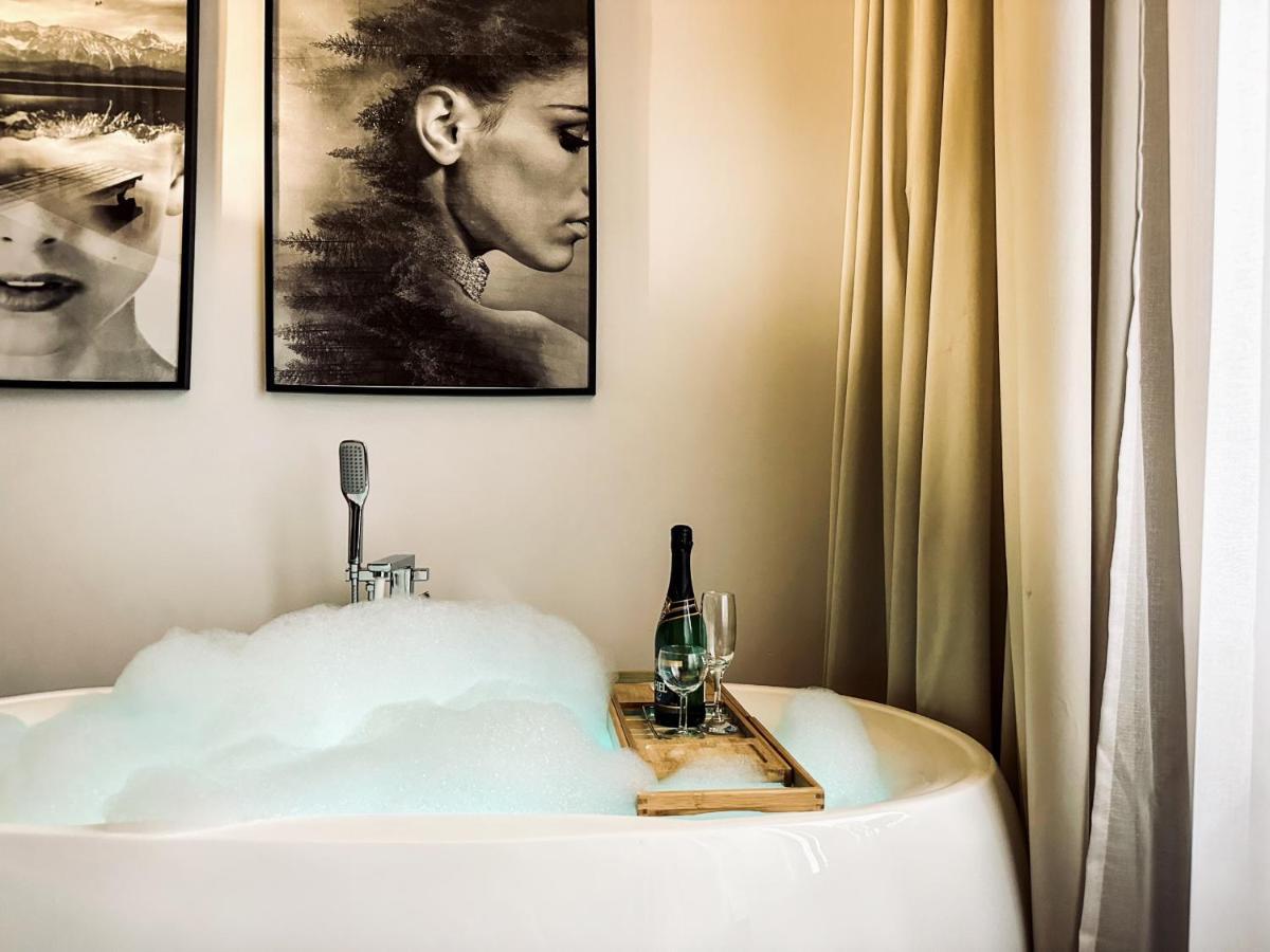 Apartment Premium Jacuzzi For Couples, Old Town Krakow Luaran gambar