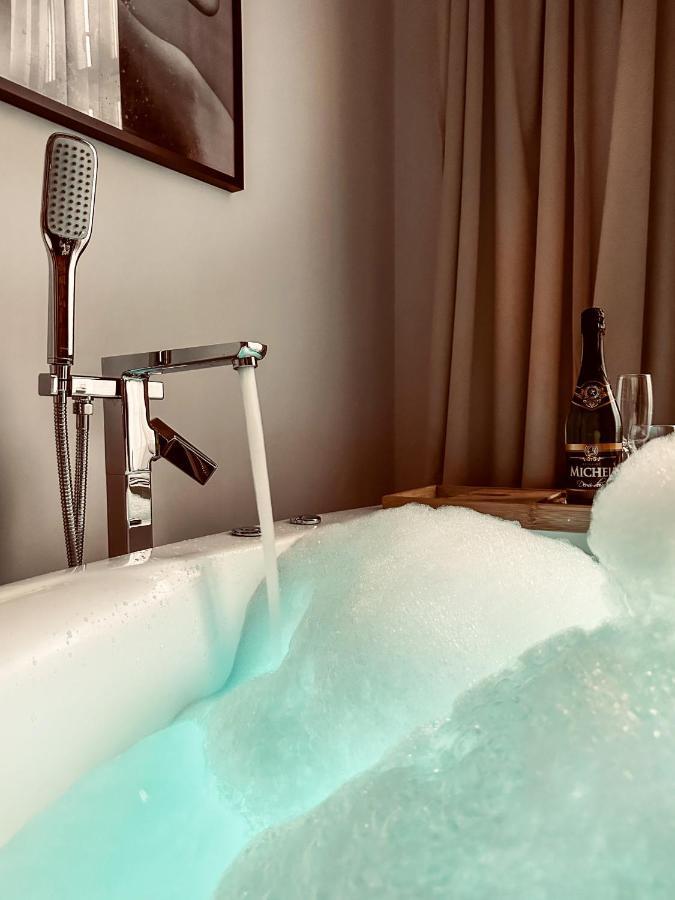 Apartment Premium Jacuzzi For Couples, Old Town Krakow Luaran gambar